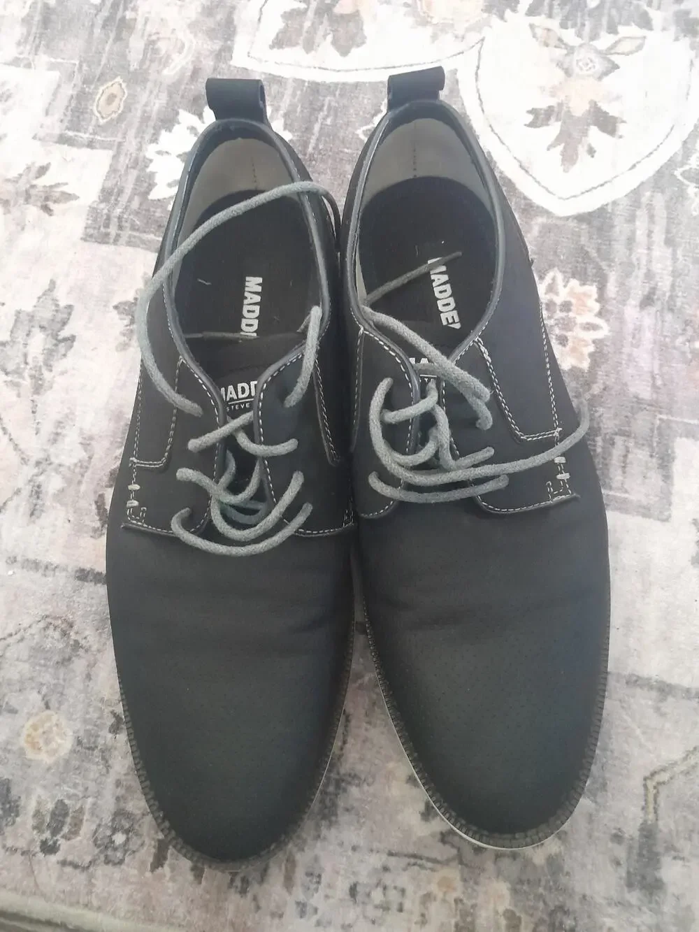 Black canvas oxford casual shoes by Madden by Steve Madden Size 8